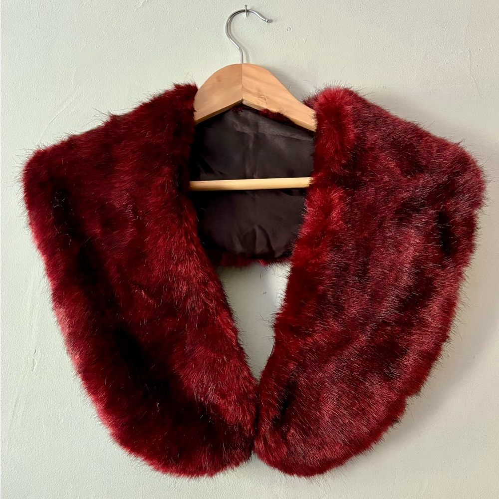 Burgundy faux fur stole / scarf EUC